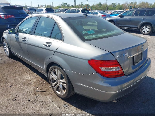 2013 Mercedes-benz C 250 Luxury მანქანა იყიდება აუქციონზე, vin: WDDGF4HB8DR268036, აუქციონის ნომერი: 44684187