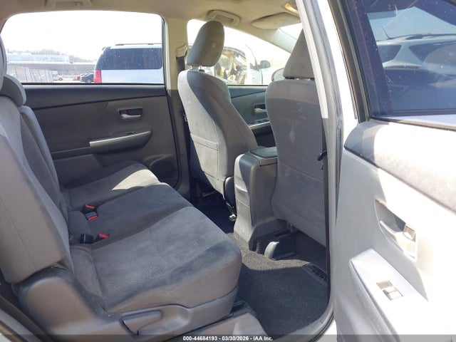 Продажа на аукционе авто 2012 Toyota Prius V Two, vin: JTDZN3EU9C3104298, номер лота: 44684193