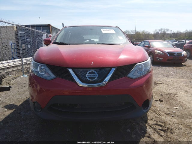44684212 :رقم المزاد ، JN1BJ1CP5JW189900 vin ، 2018 Nissan Rogue Sport S مزاد بيع