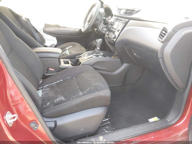44684212 :رقم المزاد ، JN1BJ1CP5JW189900 vin ، 2018 Nissan Rogue Sport S مزاد بيع
