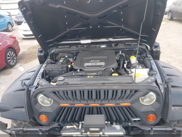 1C4BJWDG8HL567051 Jeep Wrangler Unlimited Sport 4x4