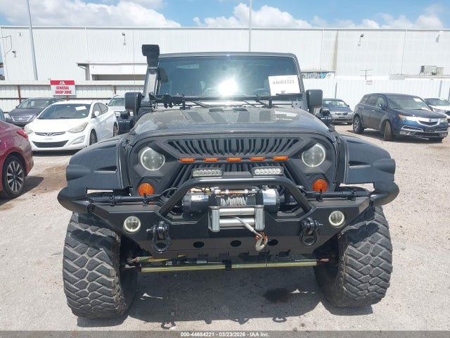 1C4BJWDG8HL567051 Jeep Wrangler Unlimited Sport 4x4