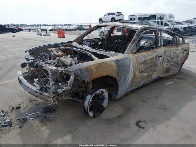 44684258 :رقم المزاد ، 2C3CDXBG2FH800893 vin ، 2015 Dodge Charger Se مزاد بيع