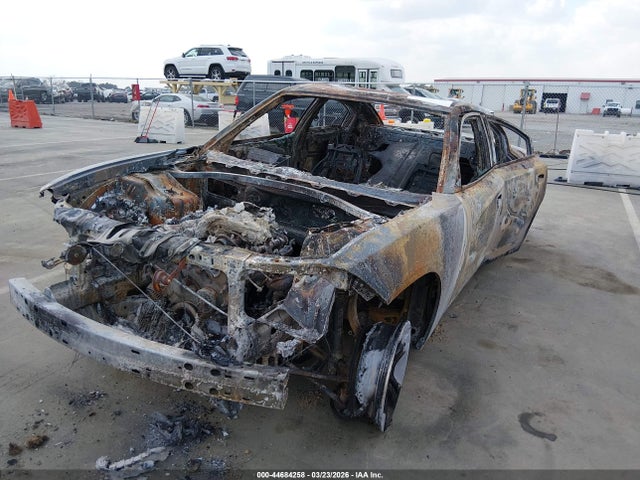 44684258 :رقم المزاد ، 2C3CDXBG2FH800893 vin ، 2015 Dodge Charger Se مزاد بيع
