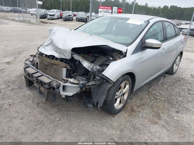 Ford FOCUS SE 2014 1FADP3F2XEL232964 Image 2