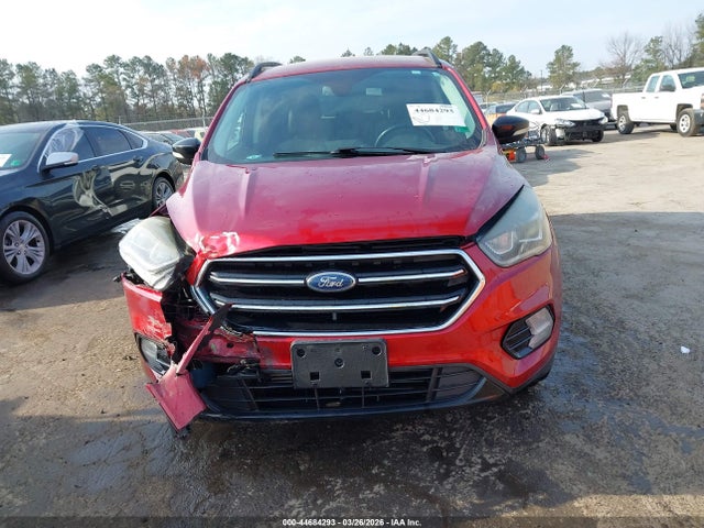 1FMCU0J91HUF03017 Ford Escape Titanium