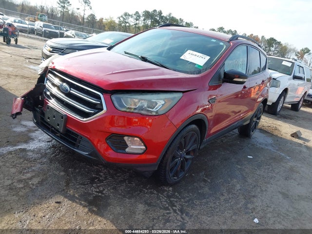 1FMCU0J91HUF03017 Ford Escape Titanium