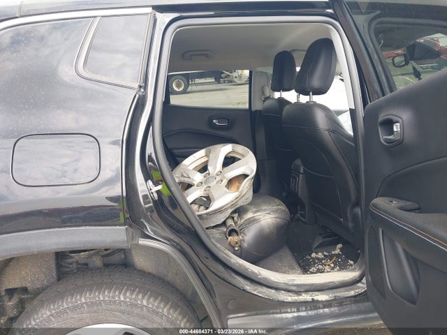 2020 Jeep Compass Latitude 4x4 მანქანა იყიდება აუქციონზე, vin: 3C4NJDBB0LT112877, აუქციონის ნომერი: 44684371