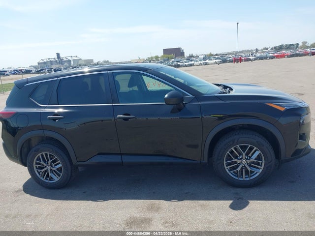5N1AT3AB4MC736811 Nissan Rogue S Intelligent Awd