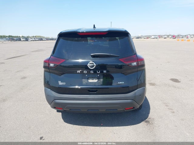 5N1AT3AB4MC736811 Nissan Rogue S Intelligent Awd
