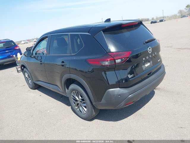 5N1AT3AB4MC736811 Nissan Rogue S Intelligent Awd