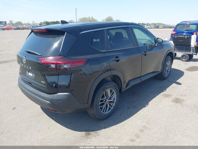 5N1AT3AB4MC736811 Nissan Rogue S Intelligent Awd