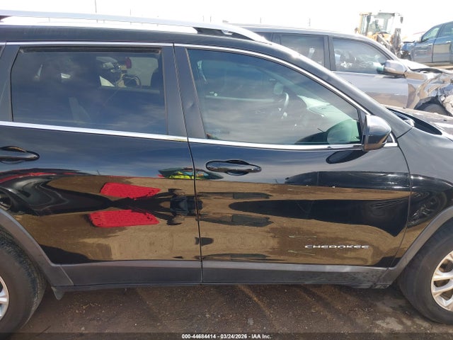 2019 Jeep Cherokee Latitude Fwd მანქანა იყიდება აუქციონზე, vin: 1C4PJLCB9KD307883, აუქციონის ნომერი: 44684414