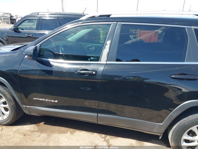2019 Jeep Cherokee Latitude Fwd მანქანა იყიდება აუქციონზე, vin: 1C4PJLCB9KD307883, აუქციონის ნომერი: 44684414
