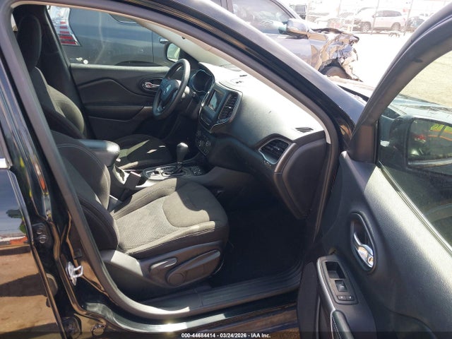2019 Jeep Cherokee Latitude Fwd მანქანა იყიდება აუქციონზე, vin: 1C4PJLCB9KD307883, აუქციონის ნომერი: 44684414