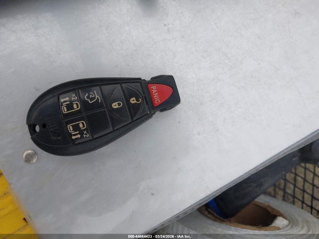 44684423 :رقم المزاد ، 2C4RC1BG6FR539073 vin ، 2015 Chrysler Town & Country Touring مزاد بيع