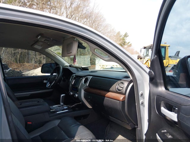 Продажа на аукционе авто 2021 Toyota Tundra Limited, vin: 5TFHY5F18MX042860, номер лота: 44684426