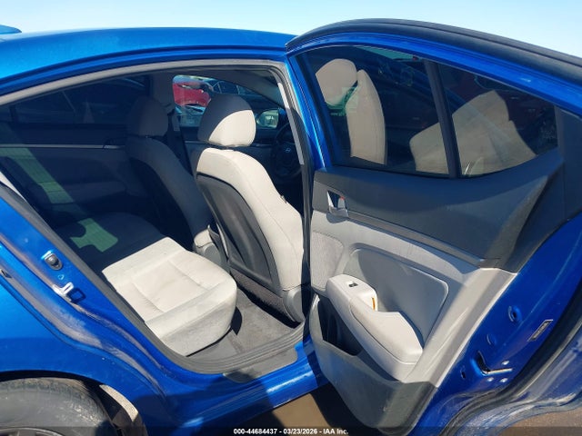 5NPD84LF0JH291668 Hyundai ELANTRA SEL