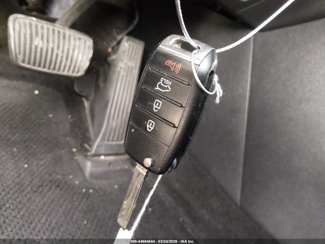 Продажа на аукционе авто 2017 Kia Sportage Lx, vin: KNDPMCAC1H7225169, номер лота: 44684444