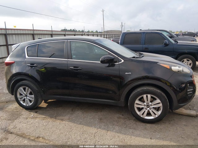 Продажа на аукционе авто 2017 Kia Sportage Lx, vin: KNDPMCAC1H7225169, номер лота: 44684444