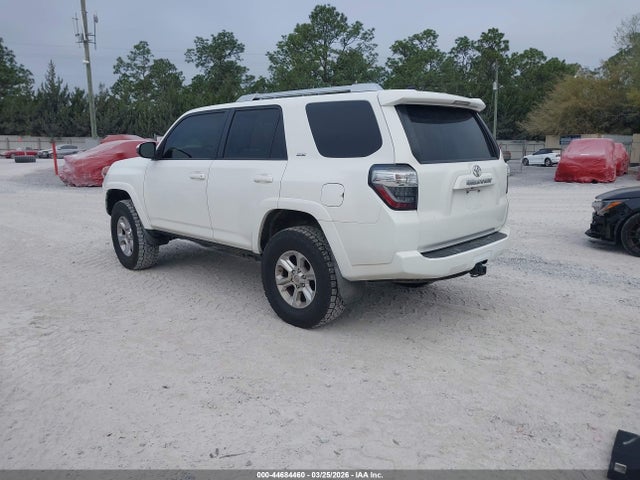 2018 TOYOTA 4RUNNER JTEZU5JR4J5174241 Photo 2