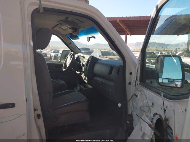 1N6BF0KY5HN805918 Nissan Nv Cargo Nv2500 Hd S V6