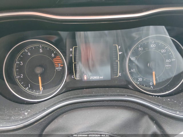 44684565 :رقم المزاد ، 1C4PJLCB0LD585752 vin ، 2020 Jeep Cherokee Latitude Fwd مزاد بيع