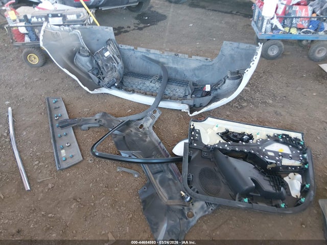 1C4PJLCB0KD479008 Jeep Cherokee Latitude Fwd
