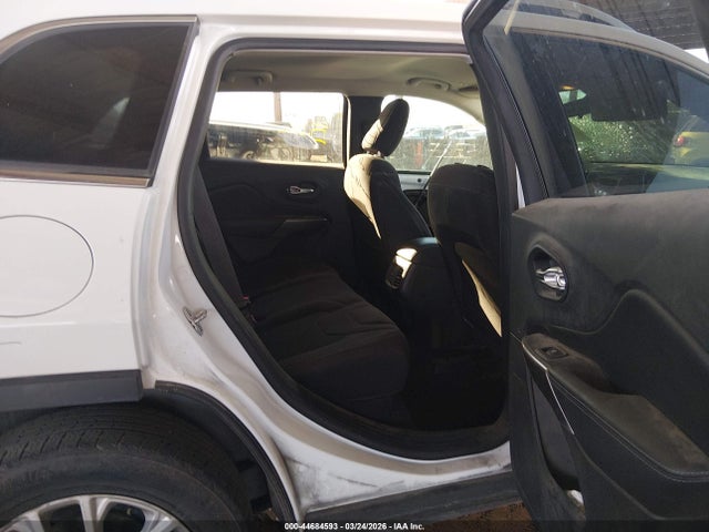 1C4PJLCB0KD479008 Jeep Cherokee Latitude Fwd
