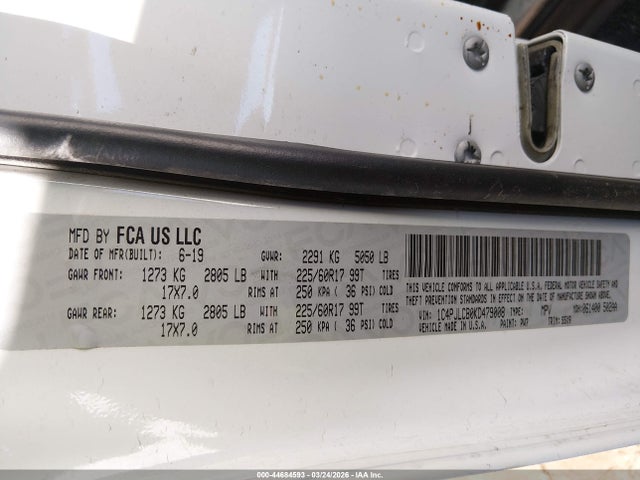 1C4PJLCB0KD479008 Jeep Cherokee Latitude Fwd