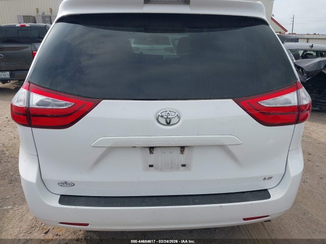 5TDKZ3DC0KS006918 Toyota Sienna Le 8 Passenger