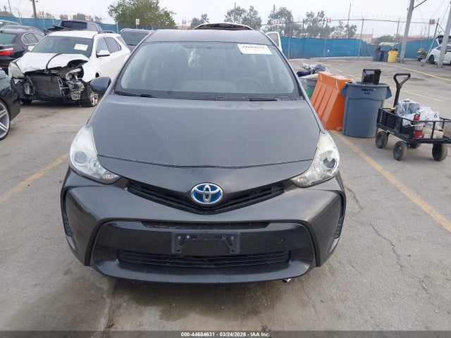 Toyota Prius V Two 2016 JTDZN3EUXGJ044372 Image 13