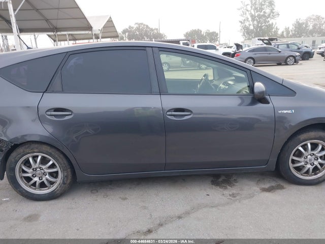 Toyota Prius V Two 2016 JTDZN3EUXGJ044372 Image 14
