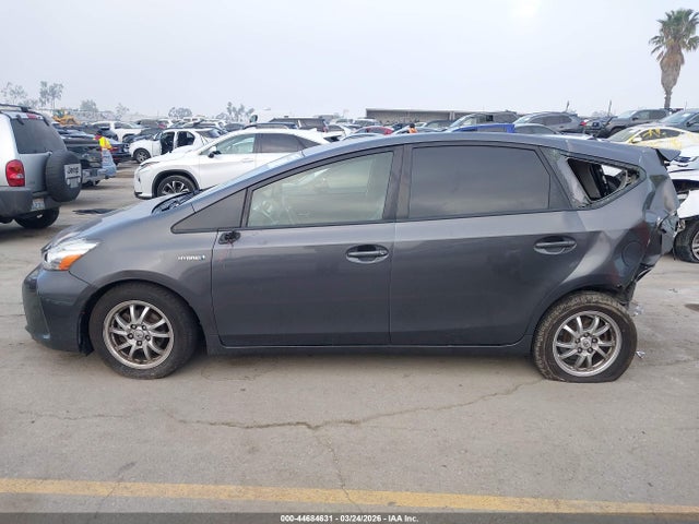 Toyota Prius V Two 2016 JTDZN3EUXGJ044372 Image 15