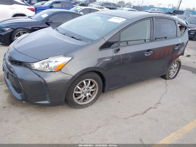 Toyota Prius V Two 2016 JTDZN3EUXGJ044372 Image 2