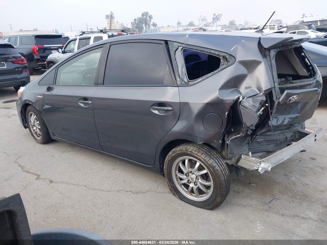 Toyota Prius V Two 2016 JTDZN3EUXGJ044372 Image 3