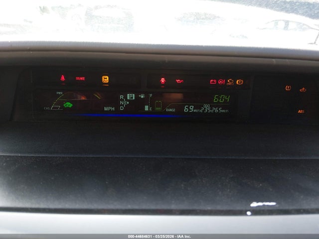 Toyota Prius V Two 2016 JTDZN3EUXGJ044372 Image 7