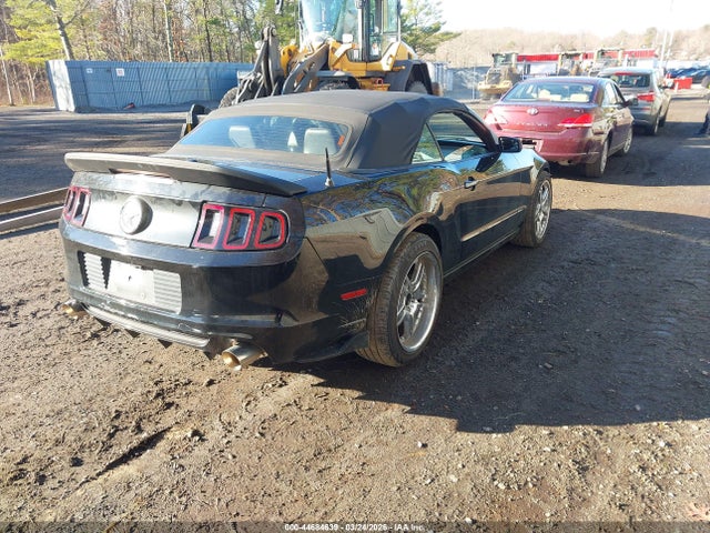 2014 Ford Mustang V6 Premium მანქანა იყიდება აუქციონზე, vin: 1ZVBP8EM8E5208388, აუქციონის ნომერი: 44684639