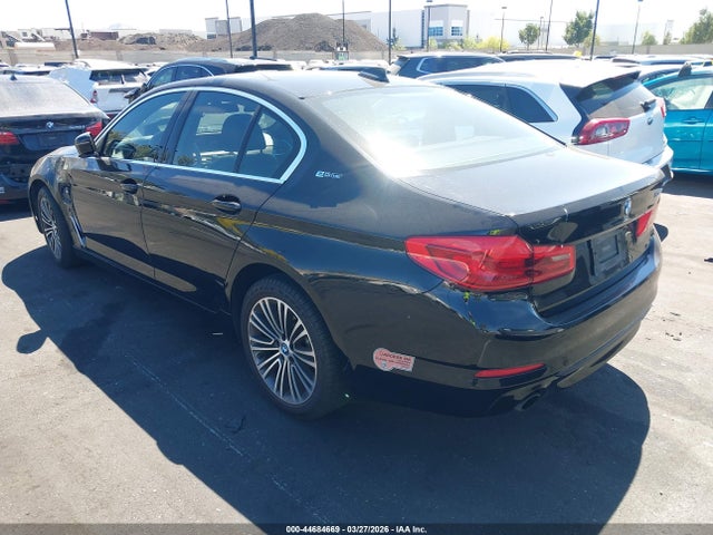 2019 BMW 530E WBAJA9C56KB392788 Photo 2