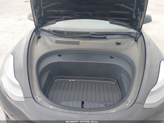 44684679 :رقم المزاد ، 5YJ3E1EA8MF020638 vin ، 2021 Tesla Model 3 Standard Range Plus Rear-wheel Drive مزاد بيع