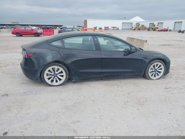 44684679 :رقم المزاد ، 5YJ3E1EA8MF020638 vin ، 2021 Tesla Model 3 Standard Range Plus Rear-wheel Drive مزاد بيع