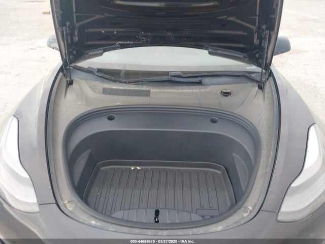 44684679 :رقم المزاد ، 5YJ3E1EA8MF020638 vin ، 2021 Tesla Model 3 Standard Range Plus Rear-wheel Drive مزاد بيع