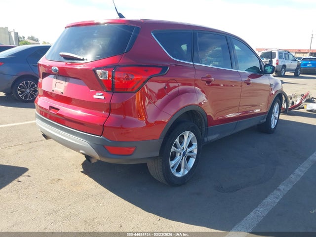 1FMCU0GD4KUA55102 Ford ESCAPE SE