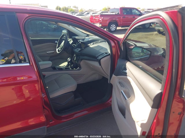 1FMCU0GD4KUA55102 Ford ESCAPE SE