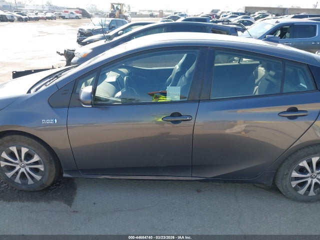JTDKAMFP0M3194227 Toyota Prius Prime Xle