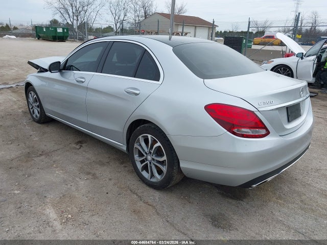 2017 MERCEDES-BENZ C 300 WDDWF4KB0HR282104 Photo 2
