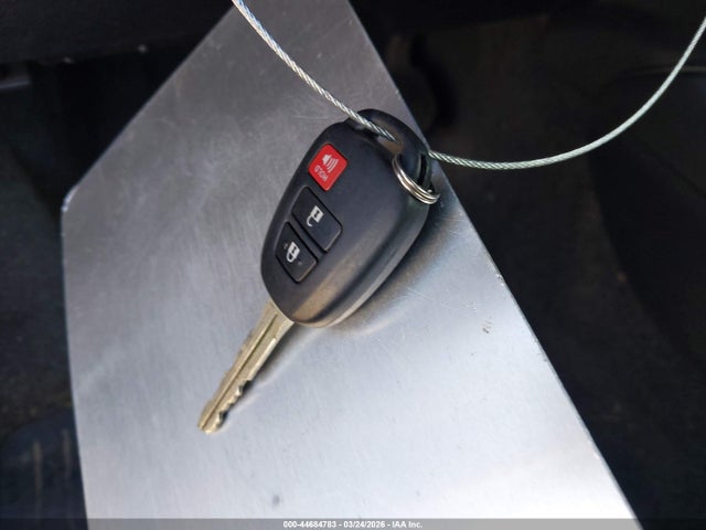 JTDKDTB36G1115647 Toyota Prius C Two