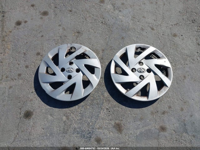 JTDKDTB36G1115647 Toyota Prius C Two