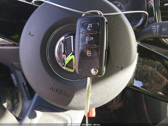 Продажа на аукционе авто 2012 Volkswagen Beetle Entry, vin: 3VWFP7AT6CM643958, номер лота: 44684793