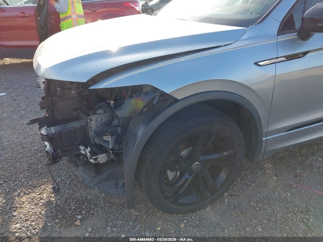 Aukcja sprzedaży 2024 Volkswagen Tiguan 2.0t Se R-line Black, vin: 3VVCB7AX3RM076349, numer aukcji: 44684863